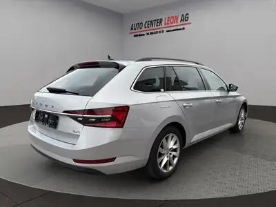 Škoda Superb Combi 2.0 TDi Ambition 4x4 — Monospace familial robuste, 4 roues motrices et 60000 km — détail