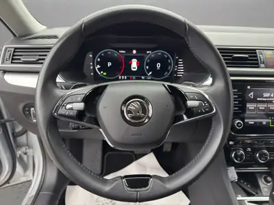 Škoda Superb Combi 2.0 TDi Ambition 4x4 — Monospace familial robuste, 4 roues motrices et 60000 km — Miniature 10