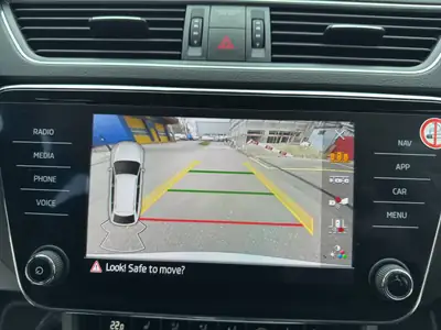 Škoda Superb Combi 2.0 TDi Ambition 4x4 — Monospace familial robuste, 4 roues motrices et 60000 km — Miniature 21