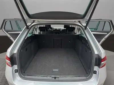 Škoda Superb Combi 2.0 TDi Ambition 4x4 — Monospace familial robuste, 4 roues motrices et 60000 km — Miniature 19