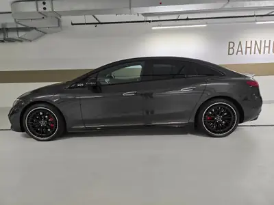 Mercedes-Benz EQE 43 AMG 4Matic — Berline électrique haute performance, 20 800 km seulement — rear view