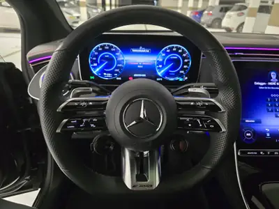 Mercedes-Benz EQE 43 AMG 4Matic — Berline électrique haute performance, 20 800 km seulement — detail