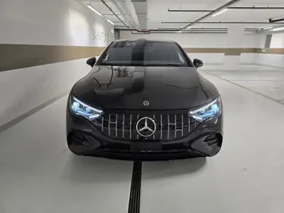 Mercedes-Benz EQE 43 AMG 4Matic — Berline électrique haute performance, 20 800 km seulement — dashboard