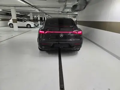 Mercedes-Benz EQE 43 AMG 4Matic — Berline électrique haute performance, 20 800 km seulement — Thumbnail 9