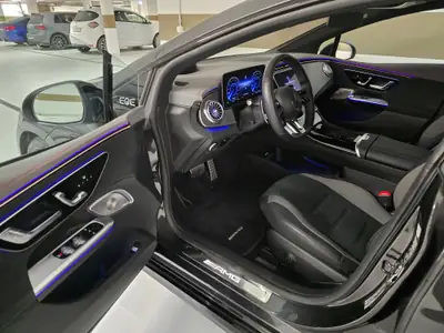 Mercedes-Benz EQE 43 AMG 4Matic — Berline électrique haute performance, 20 800 km seulement — Thumbnail 7