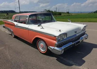 Ford Fairlane 500 1959 — Muscle car emblématique, orange flamboyant, très peu de kilomètres — vista esterna