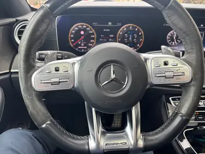 Mercedes-Benz E 63 AMG S 4Matic — Berline sportive allemande, 612 ch, entretien complet — dashboard