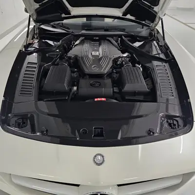 Mercedes-Benz SLS 63 AMG Speedshift — Cabriolet légendaire, 571 ch, état impeccable — Heckansicht