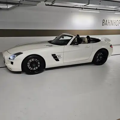 Mercedes-Benz SLS 63 AMG Speedshift — Cabriolet légendaire, 571 ch, état impeccable — Armaturenbrett