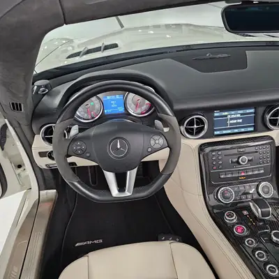 Mercedes-Benz SLS 63 AMG Speedshift — Cabriolet légendaire, 571 ch, état impeccable — Miniatur 7