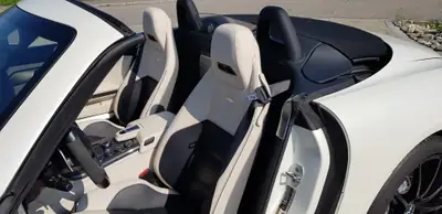 Mercedes-Benz SLS 63 AMG Speedshift — Cabriolet légendaire, 571 ch, état impeccable — Miniatur 18