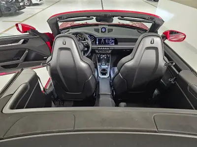 Porsche 911 Carrera S Cabriolet PDK — Roadster emblématique, 450 ch et toit électrique — Thumbnail 8