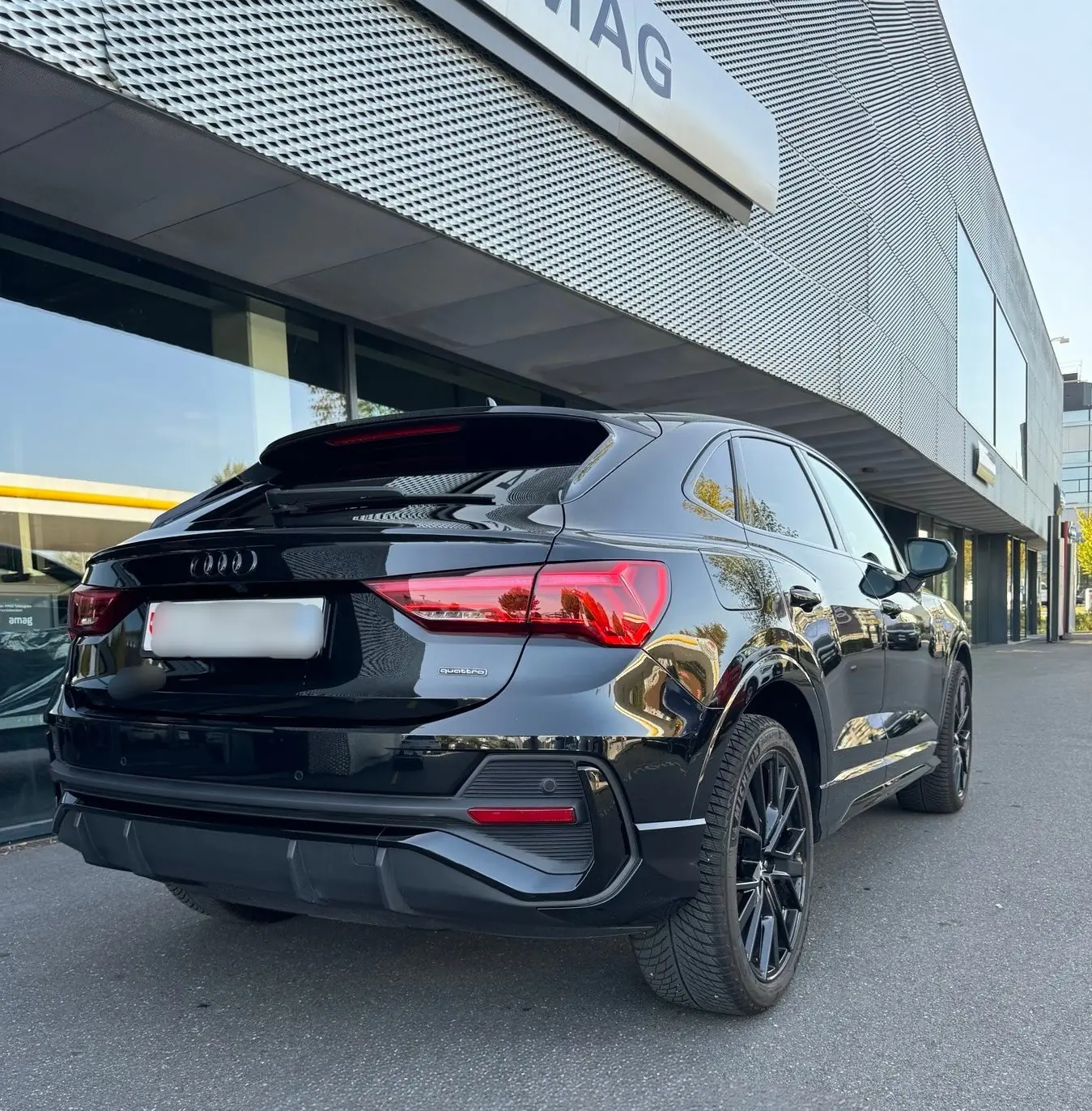 Audi Q3 Sportback 40 TDI S line — SUV coupé premium, 31'900 km, état impeccable — Außenansicht