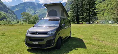 Citroën Spacetourer Camper 2022 — 8 places, diesel automatique, équipé 360° — fianco