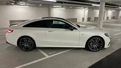 Mercedes-Benz E 53 AMG Coupé 4Matic+ — Sportivité haute performance, 66 000 km seulement — arrière