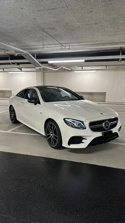Mercedes-Benz E 53 AMG Coupé 4Matic+ — Sportivité haute performance, 66 000 km seulement — vue extérieure