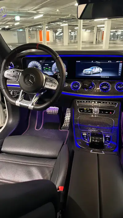 Mercedes-Benz E 53 AMG Coupé 4Matic+ — Sportivité haute performance, 66 000 km seulement — intérieur