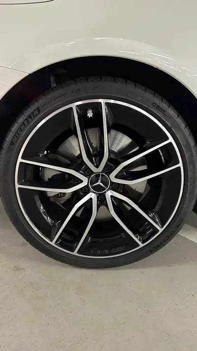 Mercedes-Benz E 53 AMG Coupé 4Matic+ — Sportivité haute performance, 66 000 km seulement — Miniature 12