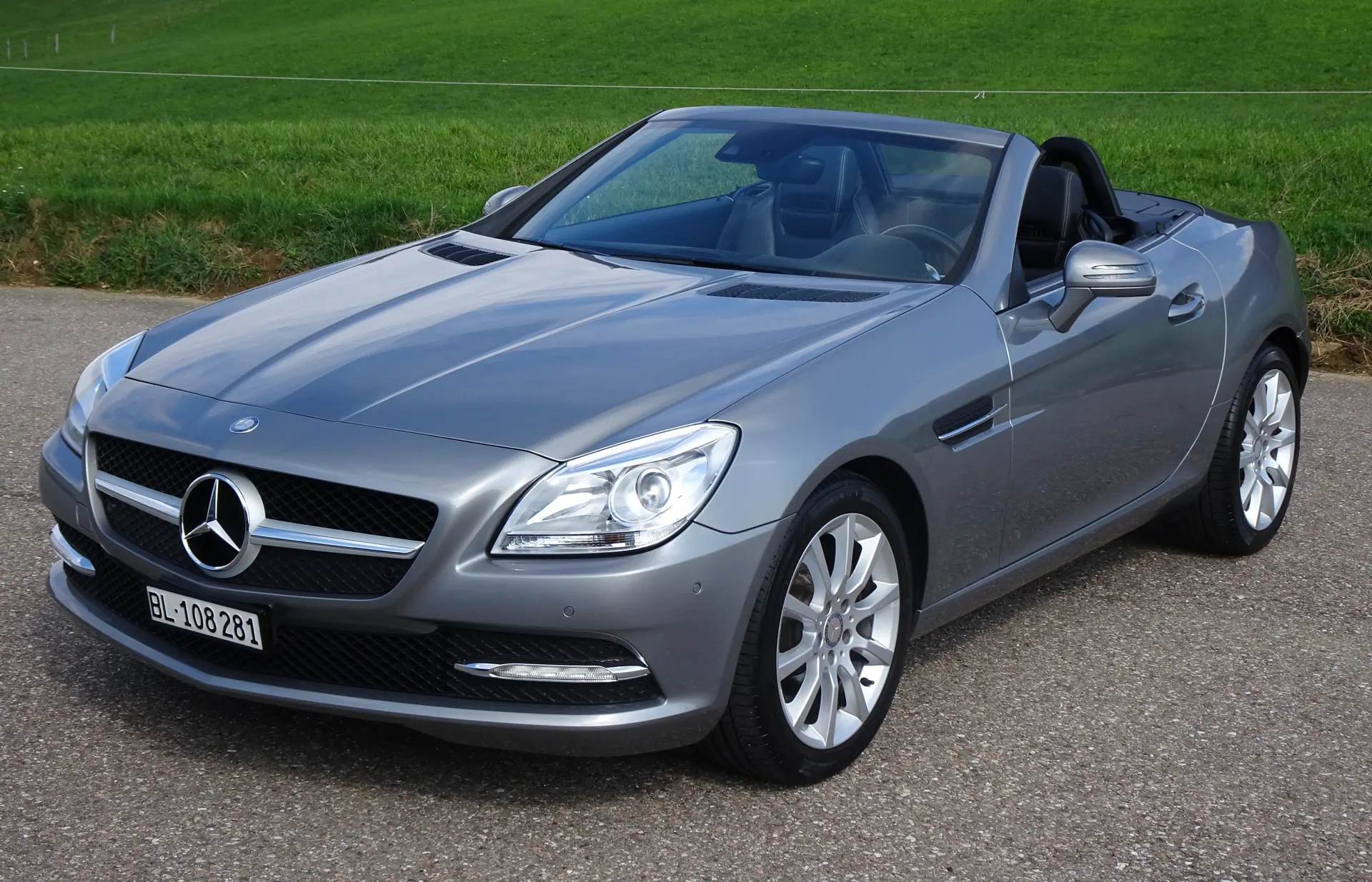 Mercedes-Benz SLK 350 — Cabriolet sportif légendaire, seulement 28'000 km