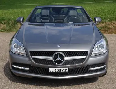 Mercedes-Benz SLK 350 — Cabriolet sportif légendaire, seulement 28'000 km — fianco