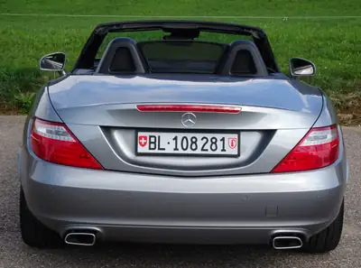 Mercedes-Benz SLK 350 — Cabriolet sportif légendaire, seulement 28'000 km — interni