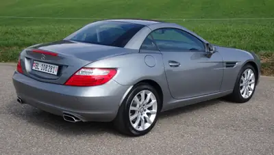 Mercedes-Benz SLK 350 — Cabriolet sportif légendaire, seulement 28'000 km — Miniatura 8