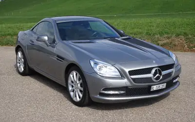Mercedes-Benz SLK 350 — Cabriolet sportif légendaire, seulement 28'000 km — Miniatura 9