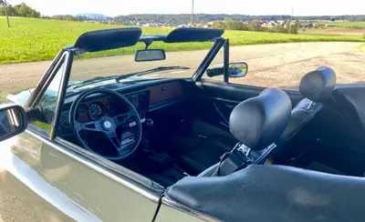 Fiat 124 Spider DS Europa 1982 — Cabriolet classique, état exceptionnel, statut vétéran — tableau de bord