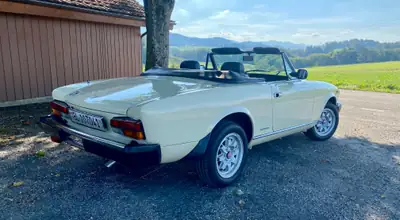 Fiat 124 Spider DS Europa 1982 — Cabriolet classique, état exceptionnel, statut vétéran — intérieur