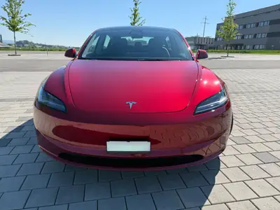Tesla Model 3 Long Range Dual Motor AWD — Électrique haute performance, 37 000 km seulement — rear view