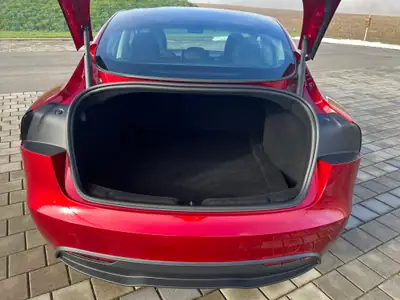Tesla Model 3 Long Range Dual Motor AWD — Électrique haute performance, 37 000 km seulement — dashboard