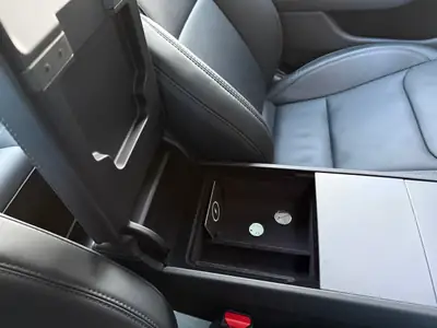 Tesla Model 3 Long Range Dual Motor AWD — Électrique haute performance, 37 000 km seulement — Thumbnail 10