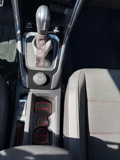 VW T-Roc 2.0 TSI Sport DSG 4Motion — SUV dynamique, 4x4 intégral et 29'000 km seulement — Thumbnail 8