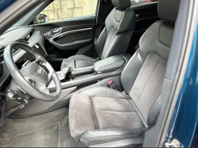 Audi e-tron 55 quattro — SUV électrique premium, 360 ch et design vert métallisé — Thumbnail 7