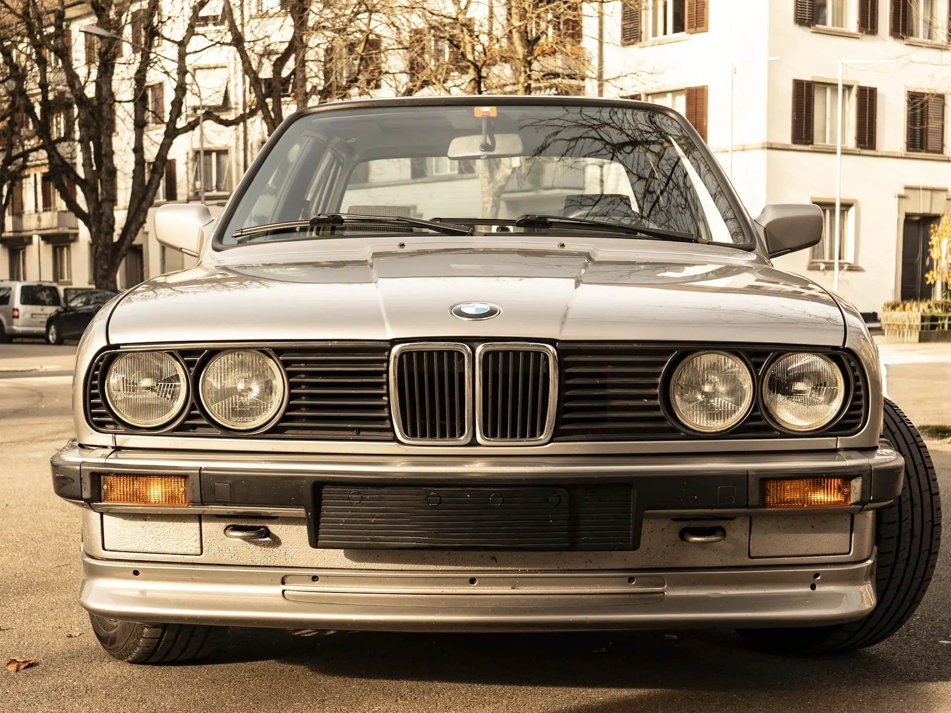 BMW 320i 1987 — Berline classique, moteur essence fiable, sans sinistre — Außenansicht
