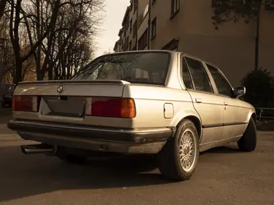 BMW 320i 1987 — Berline classique, moteur essence fiable, sans sinistre — Armaturenbrett