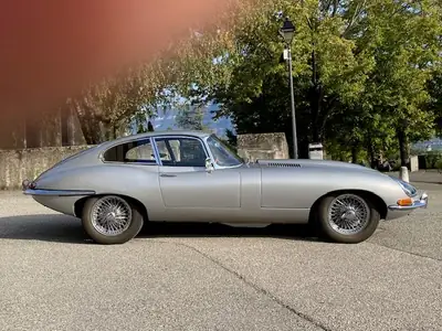 Jaguar E-Type 3.8 Série 1 (1964) — Icône britannique, Matching Numbers, histoire certifiée — interni