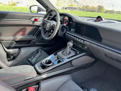 Porsche 911 GT3 RS 2025 — Hyperperformance extrême, seulement 3700 km — Miniatura 9