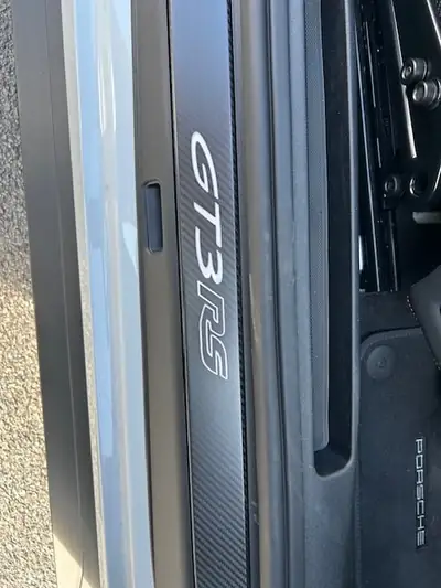 Porsche 911 GT3 RS 2025 — Hyperperformance extrême, seulement 3700 km — Miniatura 15