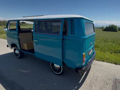 VW T2 1977 — L'icône du camping-car, moteur essence fiable et design intemporel — Seitenansicht