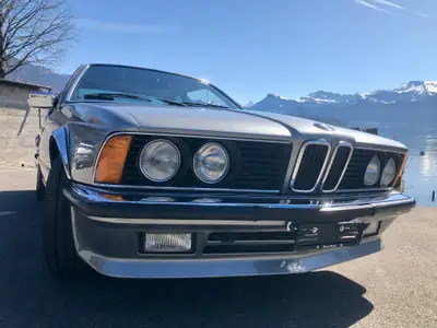 BMW 635 CSi 1987 — Coupé sportif de prestige, 48'900 km authentiques — vista posteriore