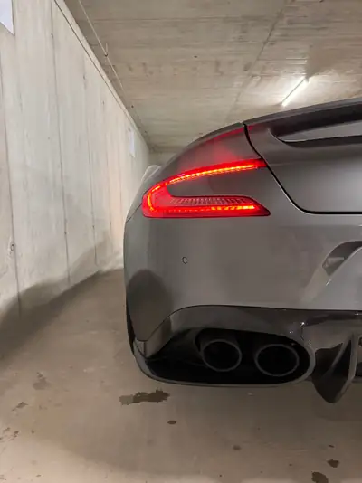 Aston Martin V12 Vanquish S — Le coupé sport légendaire à 33 200 km — Miniatur 10