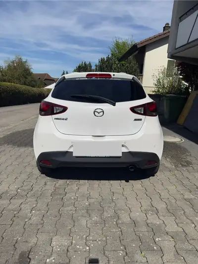 Mazda 2 1.5 90 Ambition Plus — Citadine fiable, automatique, faible consommation — Seitenansicht