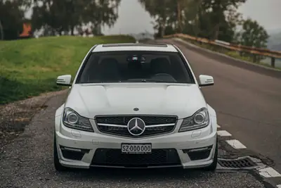 Mercedes-Benz C 63 AMG — Berline sportive haute performance, 487 ch, entretien récent — Miniatur 7