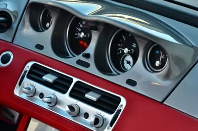 BMW Z8 Roadster 2001 — Légendaire cabriolet sport, 400 ch, très faible kilométrage — Miniatura 9