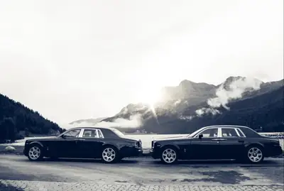 Rolls-Royce Phantom 6.7 V12 — Édition Centenaire 33/35, prestige intemporel — vista posteriore