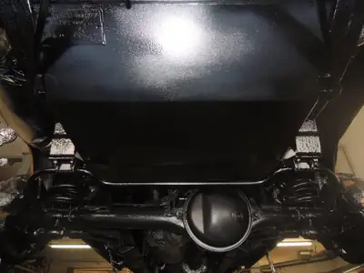 Land Rover Defender 130 — L'aventurier diesel robuste, préparation expedition complète — détail
