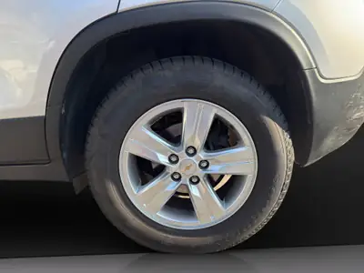 Chevrolet Trax 1.4T LT 4WD — SUV compact 4x4, moteur turbo, carnet d'entretien à jour — Thumbnail 9