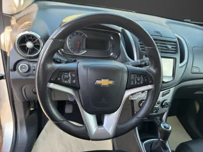 Chevrolet Trax 1.4T LT 4WD — SUV compact 4x4, moteur turbo, carnet d'entretien à jour — Thumbnail 10