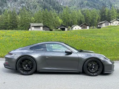 Porsche 911 GT3 Touring — Légendaire sportive manuelle, 4000 km seulement — côté